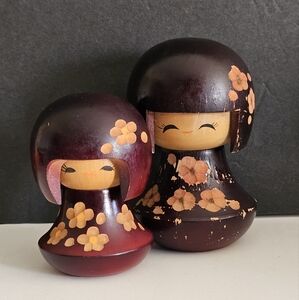 Vintage Japanese Kokeshi Dolls Pair Handcarved Flowers Mid-century